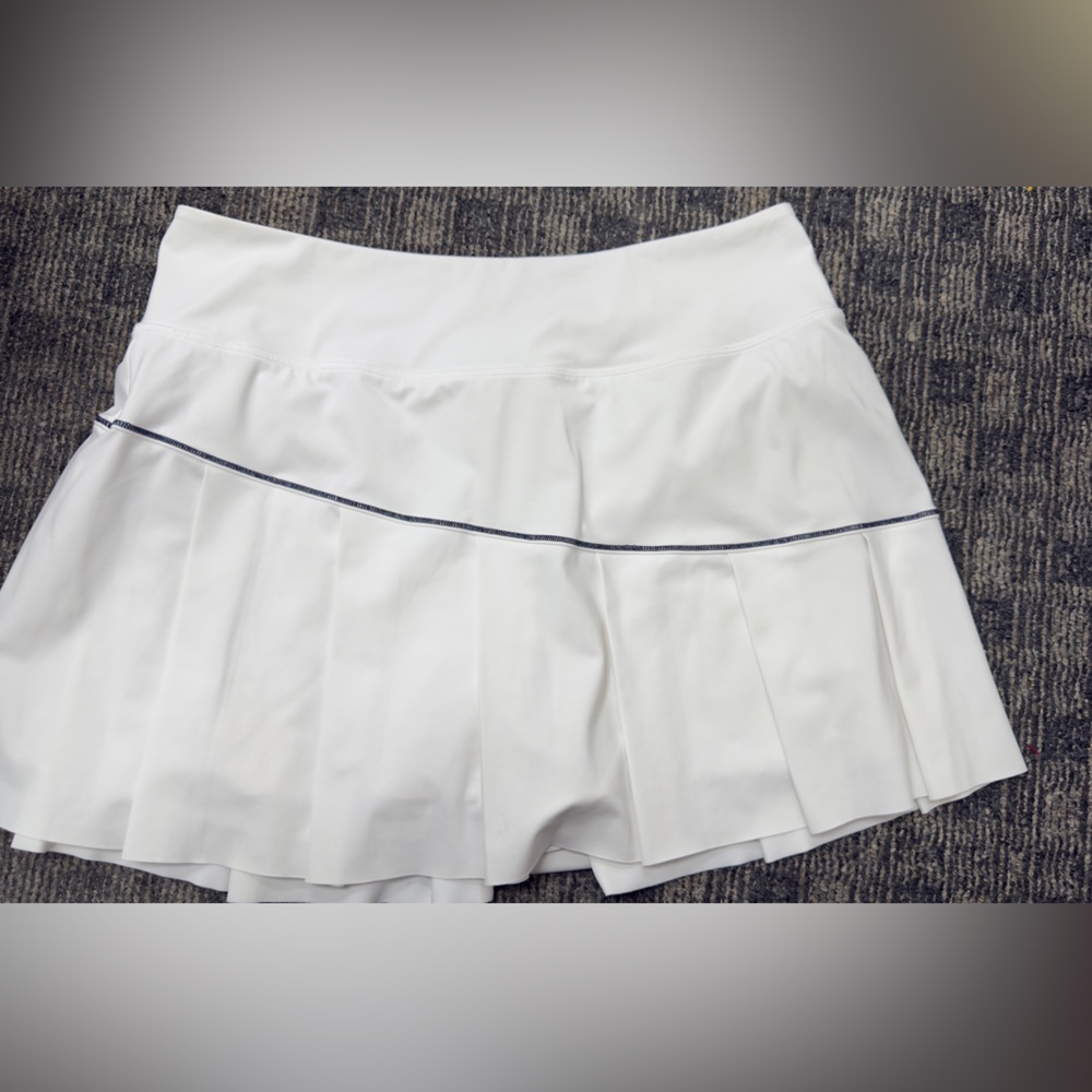 Athleta‎ White Skirt with Black Accents